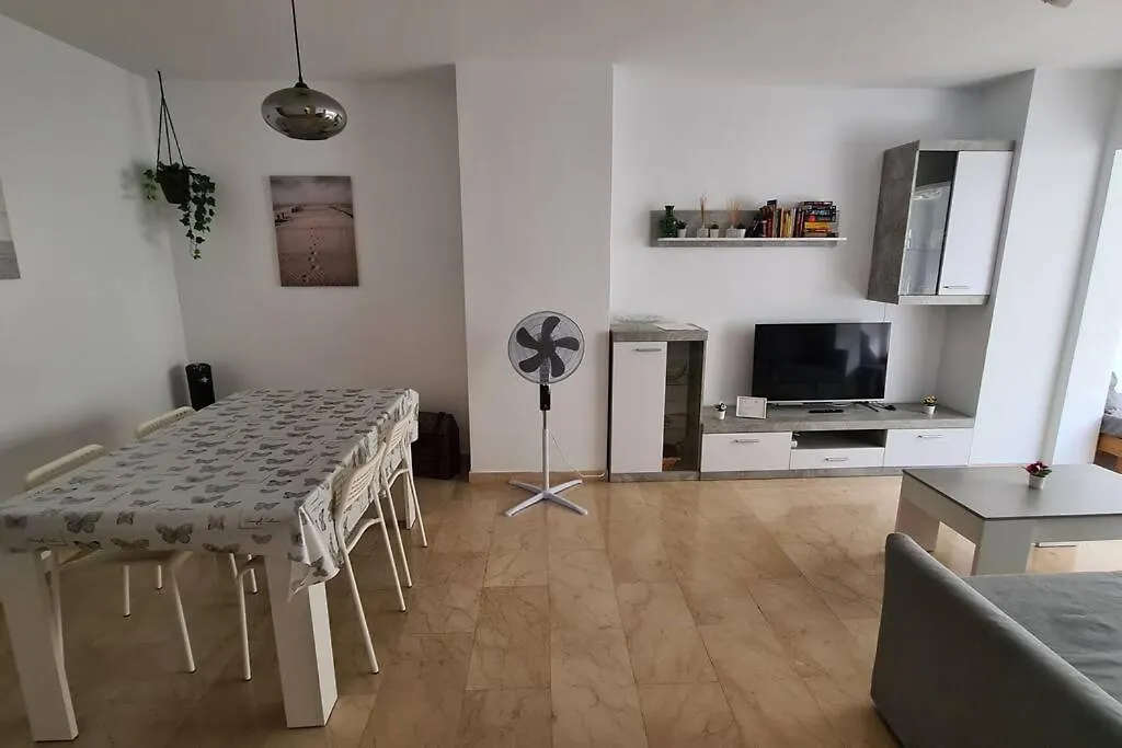 Διαμέρισμα Excellent Choice For Up To 8, 150 Sqm Of Comfort, 700 To Beach, With Pool, Air-Conditioning Fuengirola Ισπανία