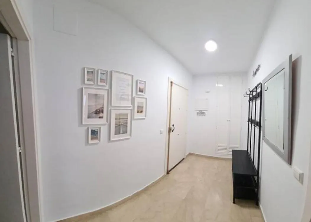 Excellent Choice For Up To 8, 150 Sqm Of Comfort, 700 To Beach, With Pool, Air-Conditioning Fuengirola