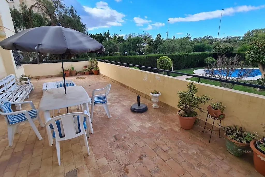 Excellent Choice For Up To 8, 150 Sqm Of Comfort, 700 To Beach, With Pool, Air-Conditioning Fuengirola Appartement