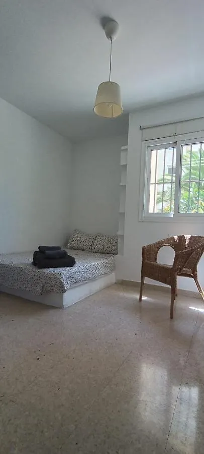 Excellent Choice For Up To 8, 150 Sqm Of Comfort, 700 To Beach, With Pool, Air-Conditioning Fuengirola Appartement